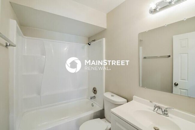 Building Photo - 3 Bedroom Pet-Friendly Home in Orlando, FL with Main Street Renewal