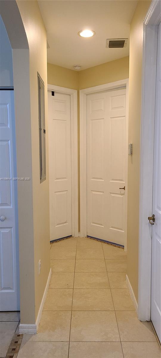 Building Photo - 971 NE 42nd Pl