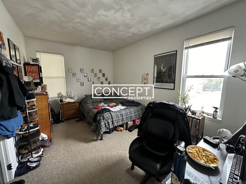 Building Photo - 58 Mansfield St