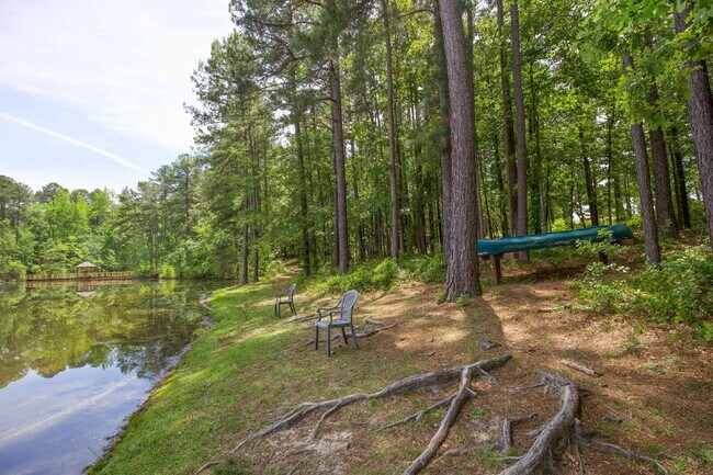 Building Photo - "Spacious 4-Bedroom Gem with 2.5 Baths at ...