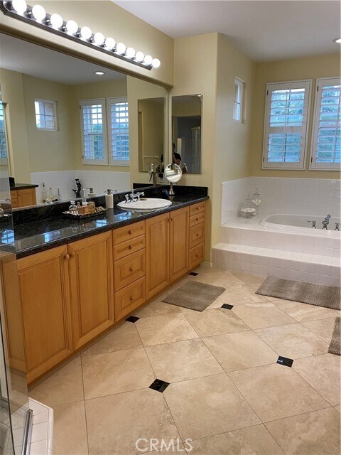 Building Photo - 10 Sable Sands