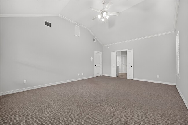 Building Photo - 8602 Two Sisters Ct