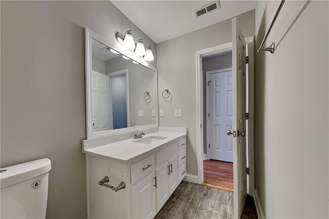 Building Photo - 3205 Wellbrook Dr