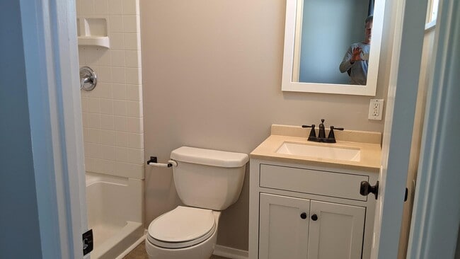 Building Photo - 42405 Iowa St