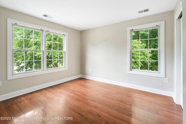 Building Photo - 25 Indigo Dr