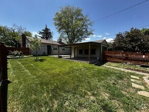 Building Photo - ***AVAILABLE IMMEDIATELY*** Charming Home ...