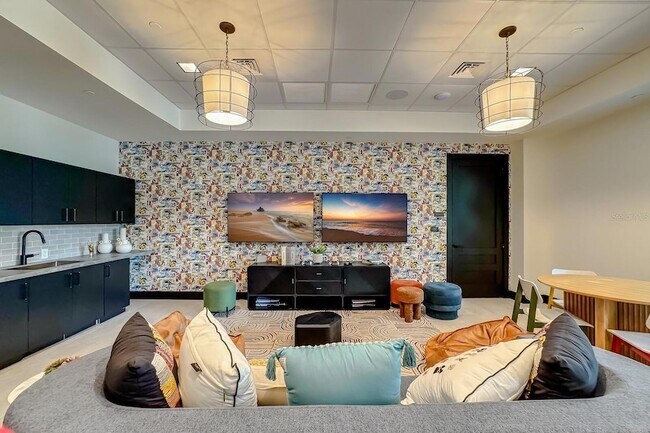 Building Photo - 9312 Tequila Sunrise Dr