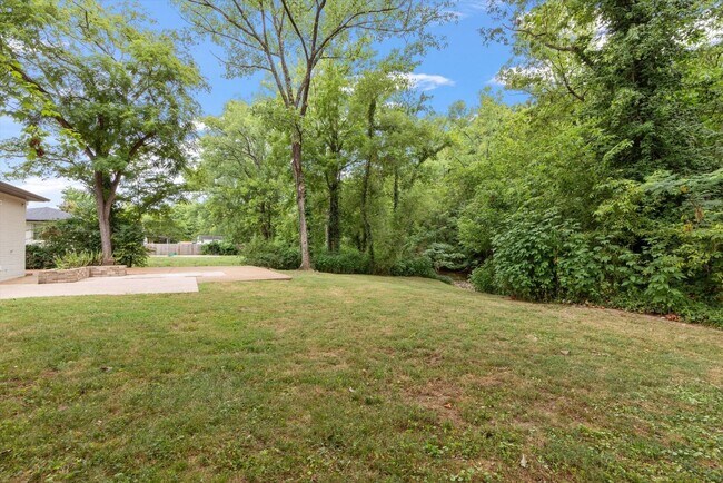 Building Photo - 4 Bedroom Ranch