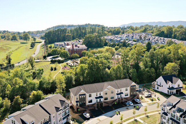 Building Photo - $500 Off 1st Month's Rent! Dog-Friendly End-Unit Apartment