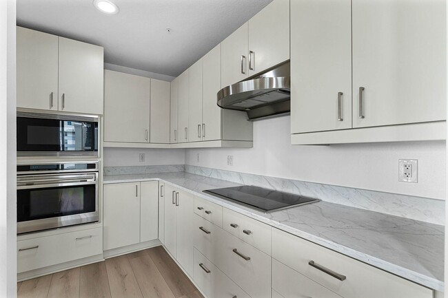 Building Photo - Sanctuary 1101