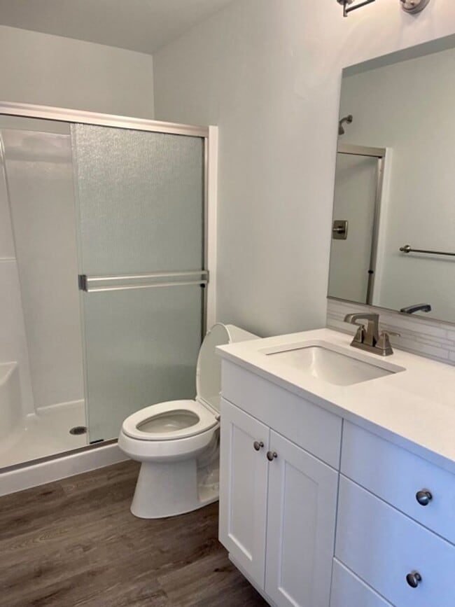 Building Photo - Gorgeous newer townhome in SE Bend!