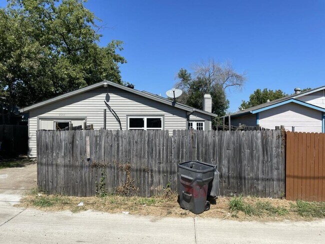Building Photo - 9904 Cedar Mountain Cir