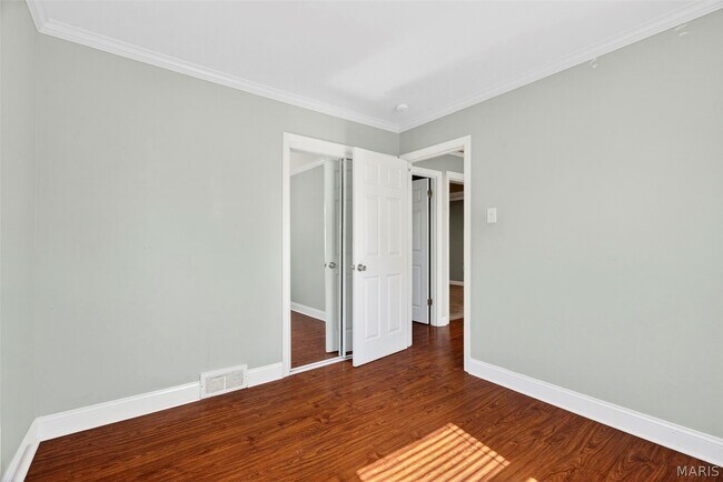 Building Photo - 112 Robin Hill Ln