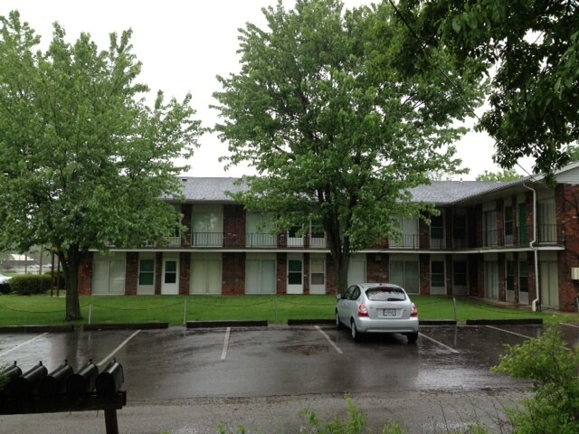 Building Photo - 2200 S Illinois Ave