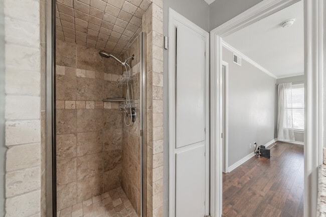 Building Photo - 6817 Fortune Rd