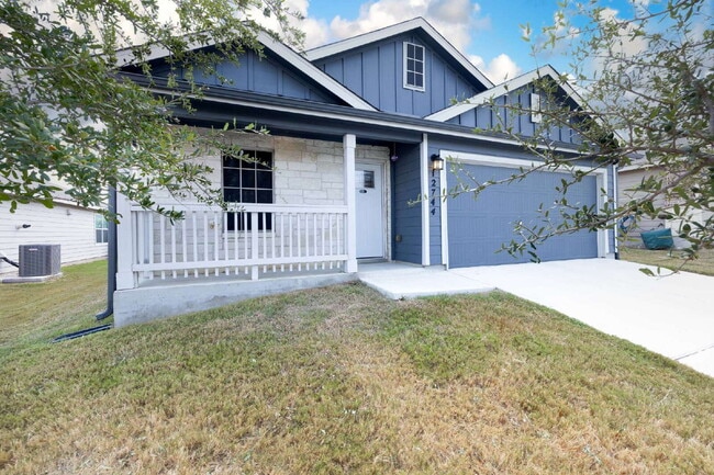 Building Photo - Spacious 4-Bedroom Gem in Schertz