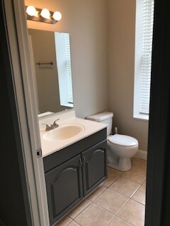 Full bathroom on top level - 2126 Withnell Ave