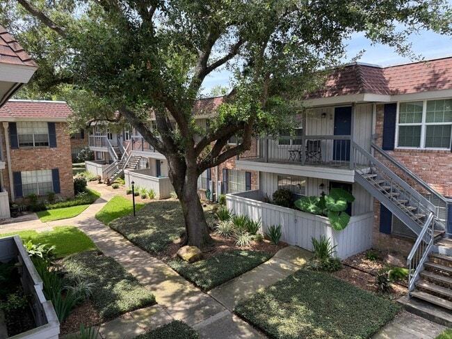 Building Photo - 2250 Bering Dr