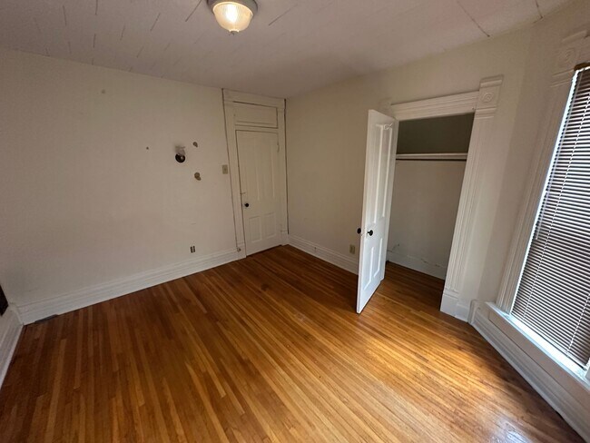Building Photo - North Campus OSU Single Family Home with 2...