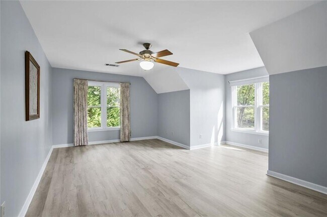 Building Photo - Beautifully Renovated 5-Bedroom, 4-Bath Home on Full Finished Basement!