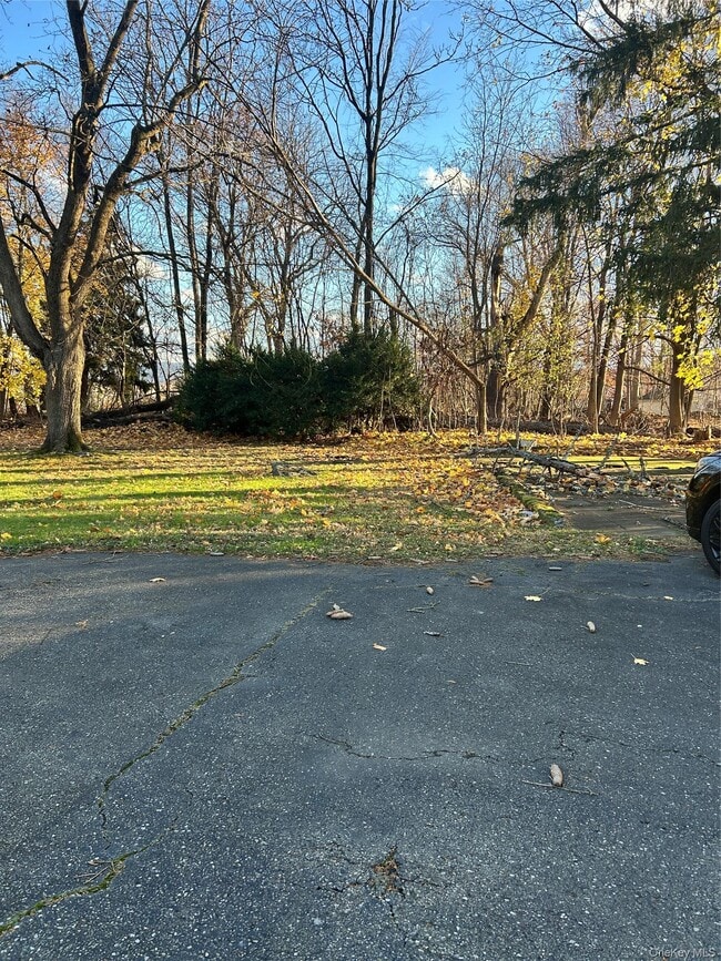 Building Photo - 853 Little Britain Rd