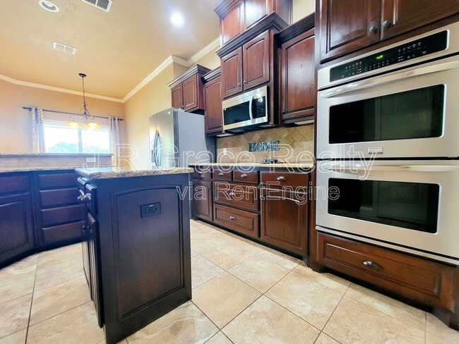 Building Photo - 408 Silver Spur Trail
