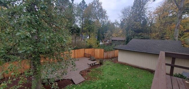 Building Photo - 1500 SE Eastwood Ct