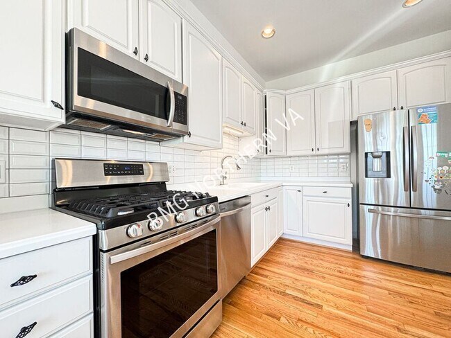Building Photo - 43003 Golf View Dr