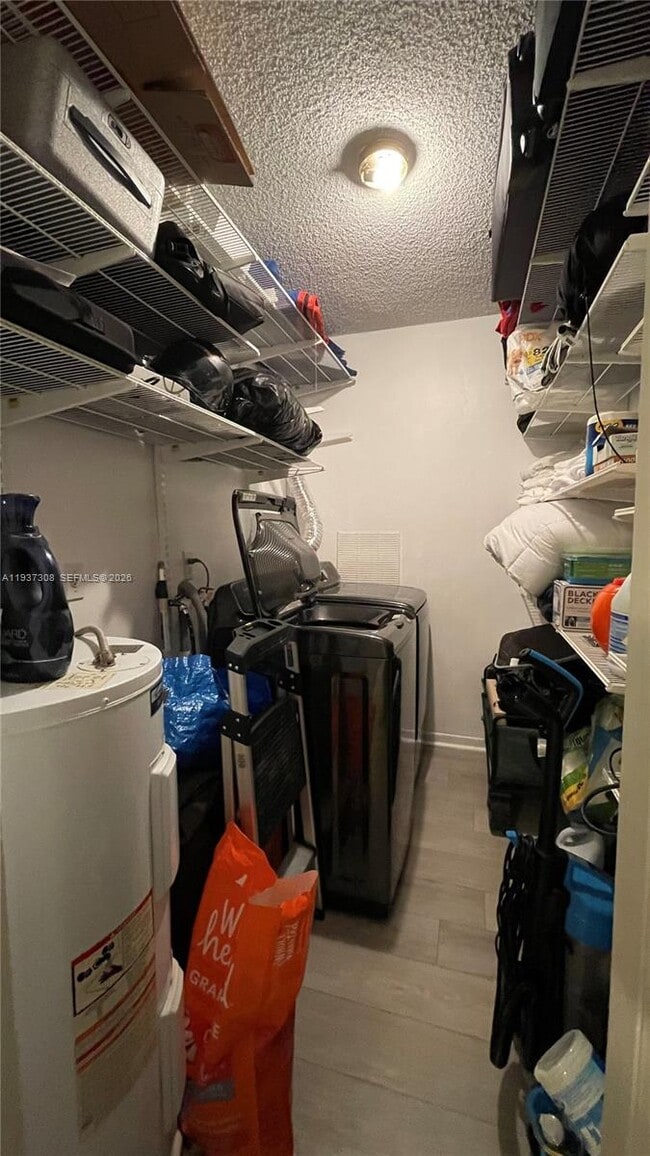 Building Photo - 1651 NE 115th St