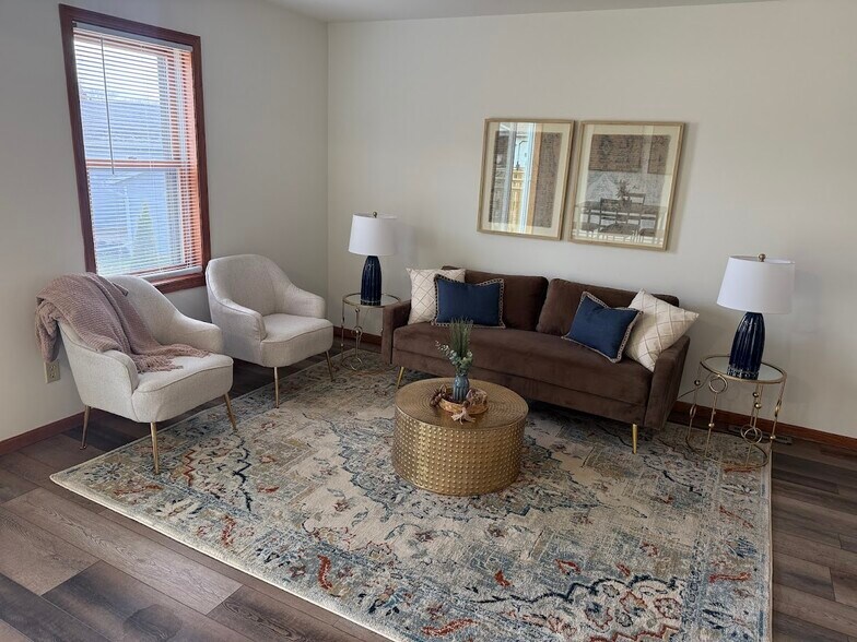 Building Photo - 903 Clarmar Dr