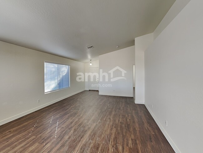 Building Photo - 2637 S 63rd Dr