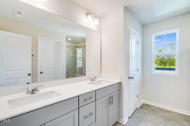 Building Photo - 131 S Finley Lndg Pkwy