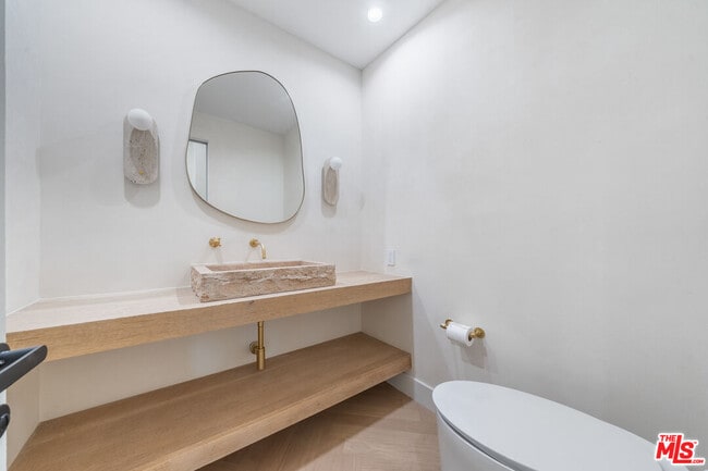 Building Photo - 12001 Crest Ct