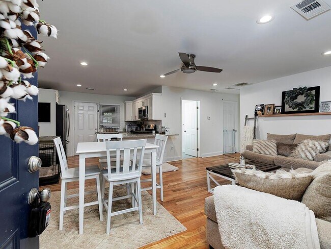 Building Photo - 3940 Forrest Ct