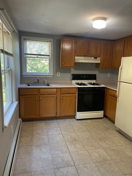Eat in Kitchen - 123 Central St