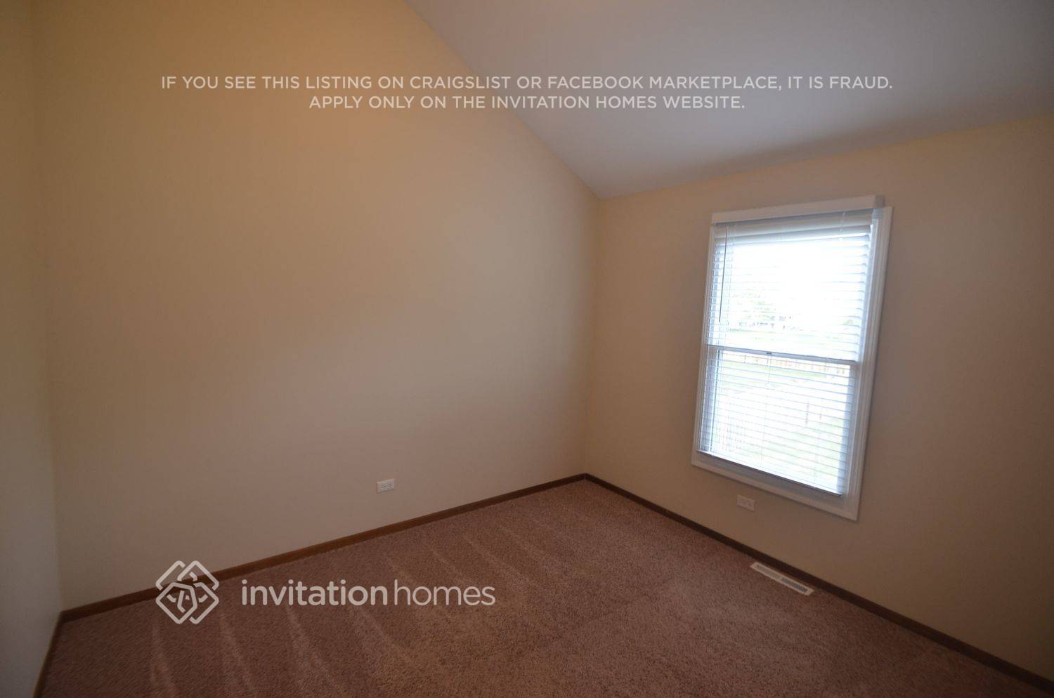 Building Photo - 833 N Elmwood Dr