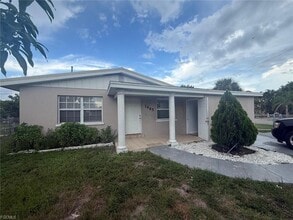 Building Photo - 1665 Henderson Ave