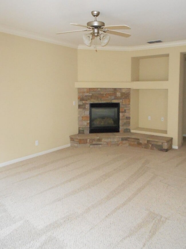 Building Photo - 3 bedroom 2 bath house in Yuba City