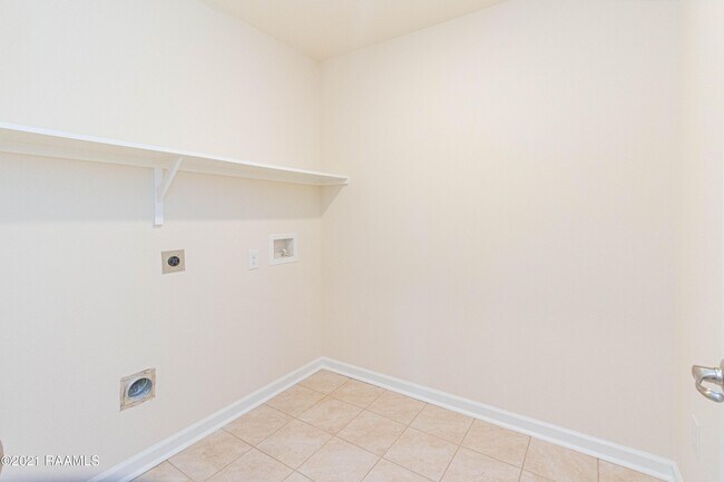 Building Photo - 110 Emerald Star Ln
