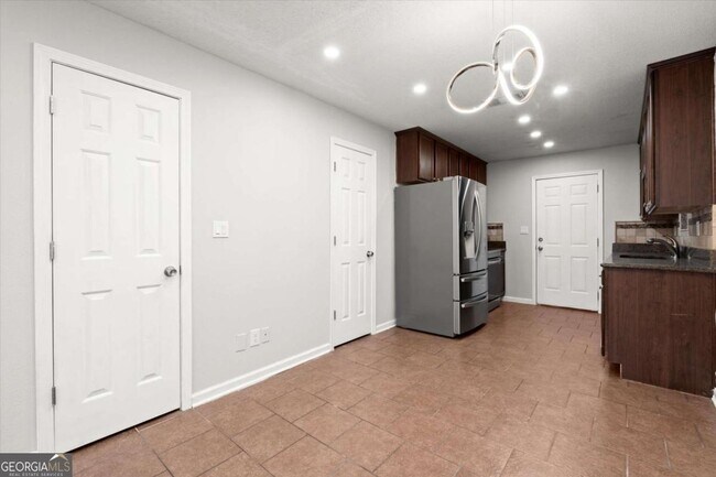 Building Photo - 2166 Park Terrace