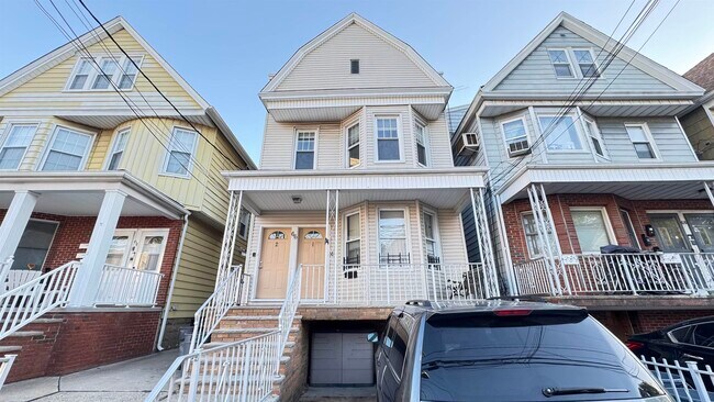 Primary Photo - 66 W 15th St
