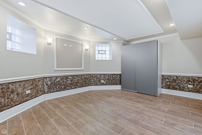 Building Photo - 5614 N Campbell Ave