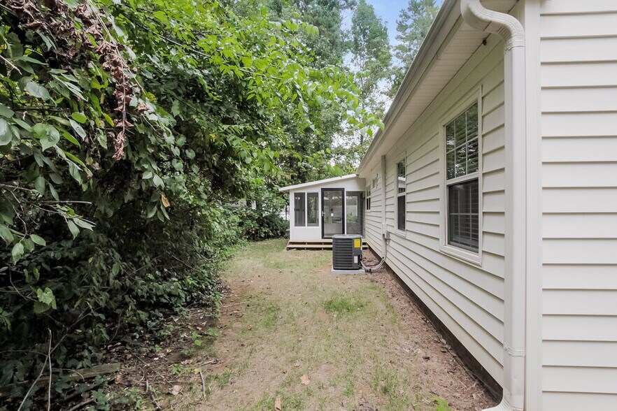 Building Photo - 11017 Shipwright Ln