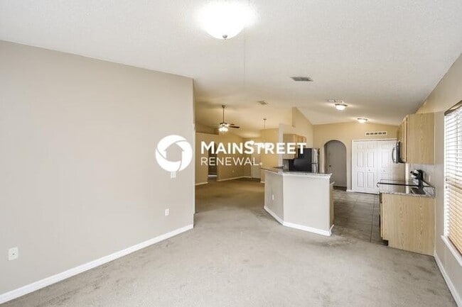 Building Photo - 3 Bedroom Pet-Friendly Home in Jacksonvill...