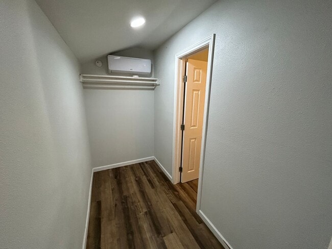 Building Photo - MUST SEE! Charming Studio Apartment! BACK ...