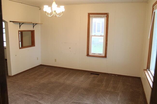 Building Photo - 707 W Main St