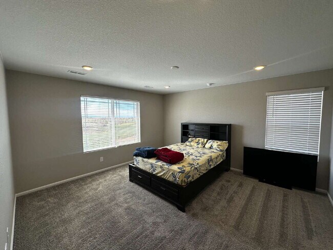 Building Photo - Available May! Beautiful home in Murphy Creek!