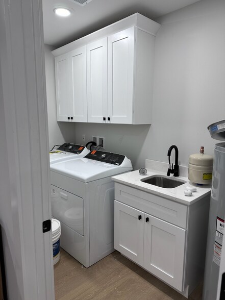 Building Photo - 5819 Talladega Dr