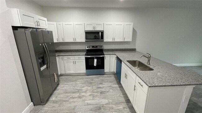 Building Photo - 4949 Ives Ave