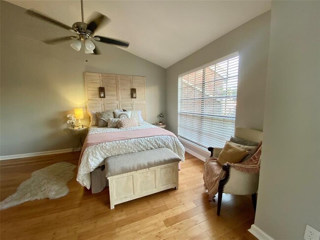 Building Photo - 2121 El Paseo St